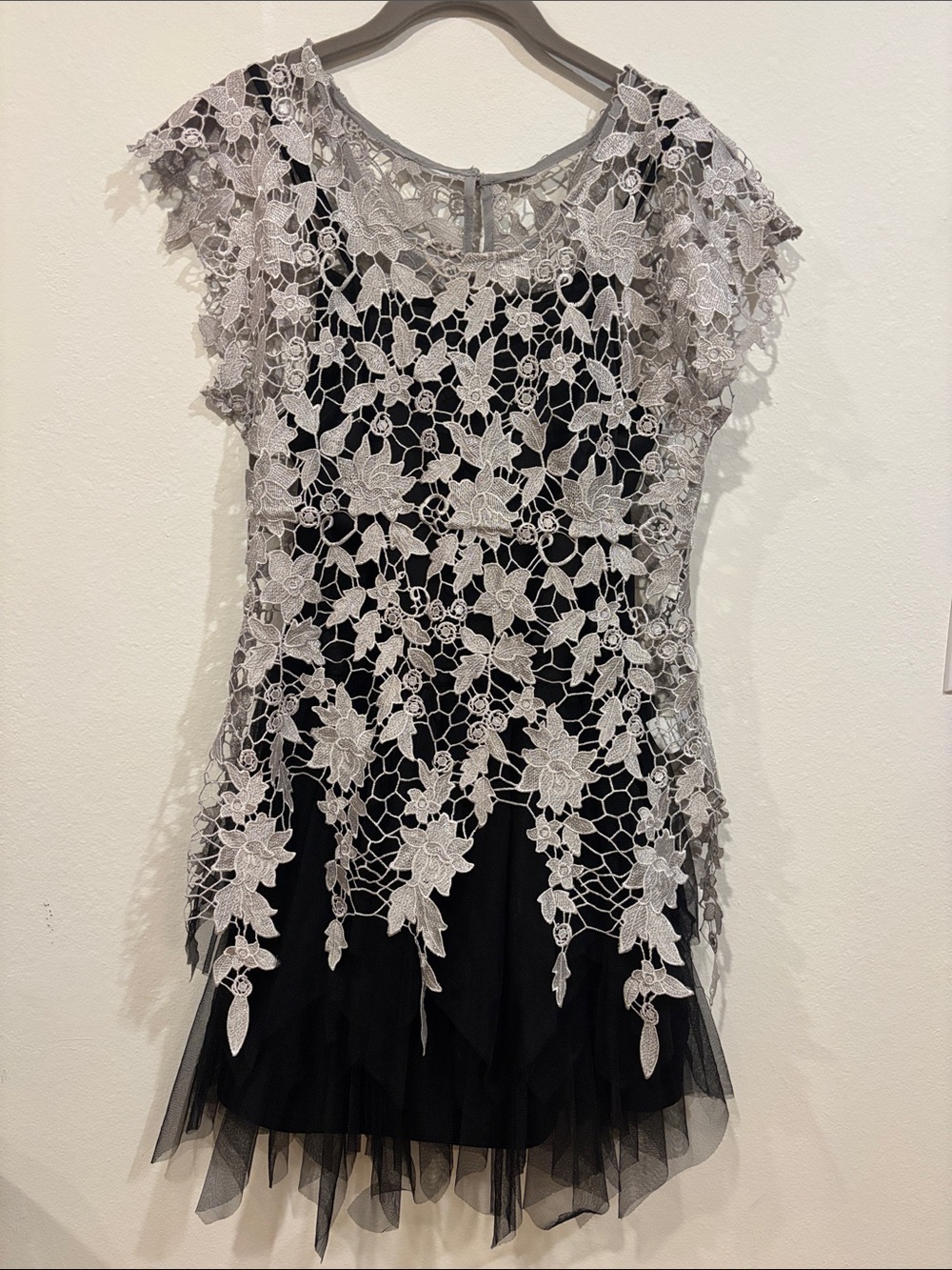 Lace and tulle dress. Size Medium